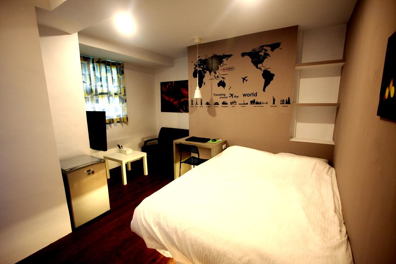 Color House Hostel Тайджун Екстериор снимка