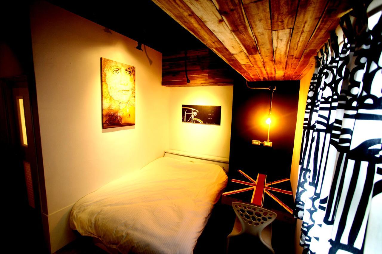 Color House Hostel Тайджун Екстериор снимка