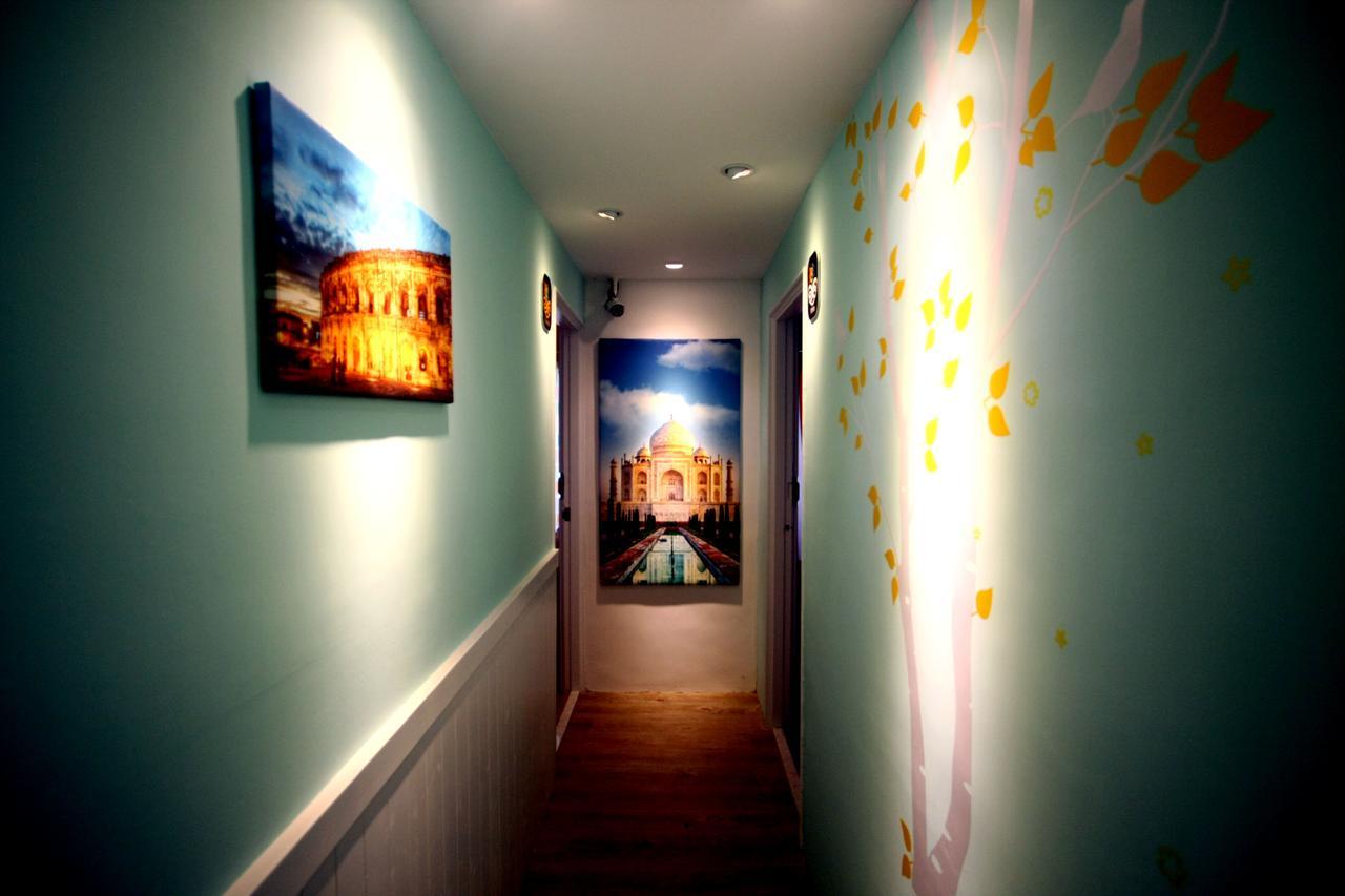 Color House Hostel Тайджун Екстериор снимка