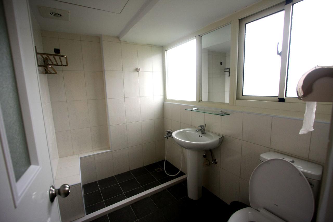 Color House Hostel Тайджун Стая снимка