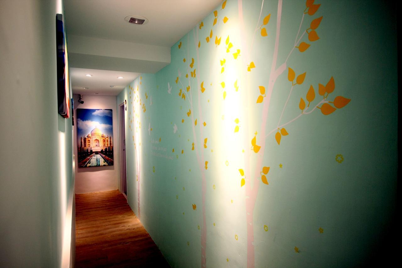 Color House Hostel Тайджун Екстериор снимка