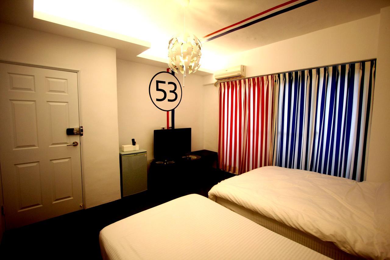 Color House Hostel Тайджун Екстериор снимка