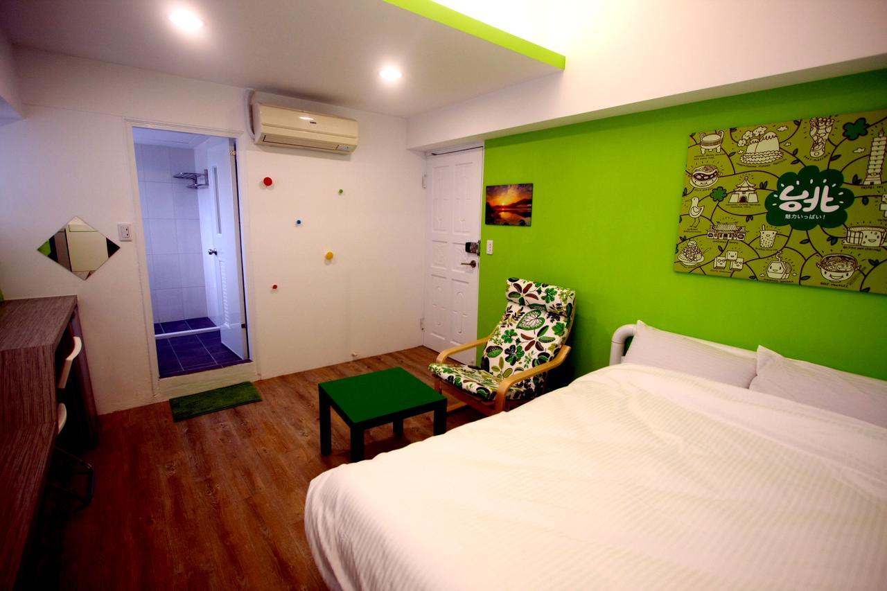 Color House Hostel Тайджун Стая снимка
