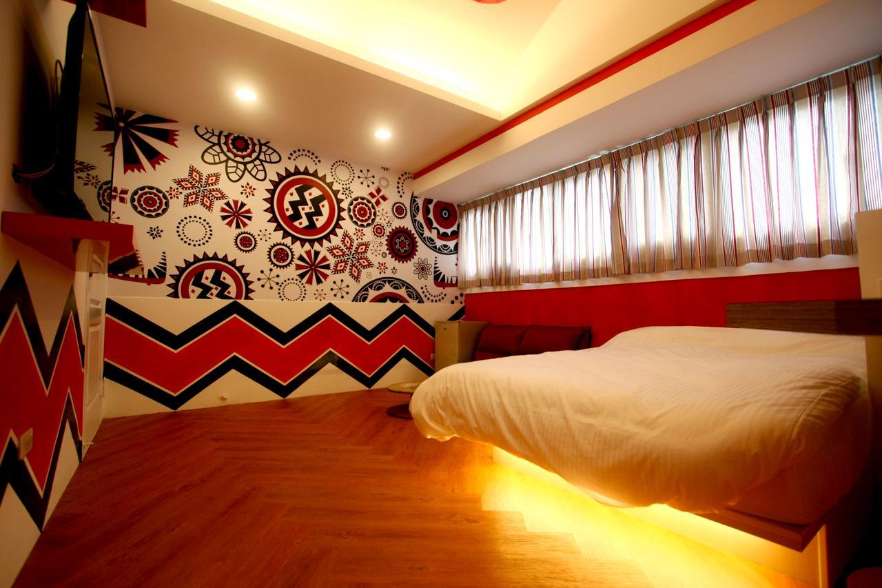 Color House Hostel Тайджун Екстериор снимка